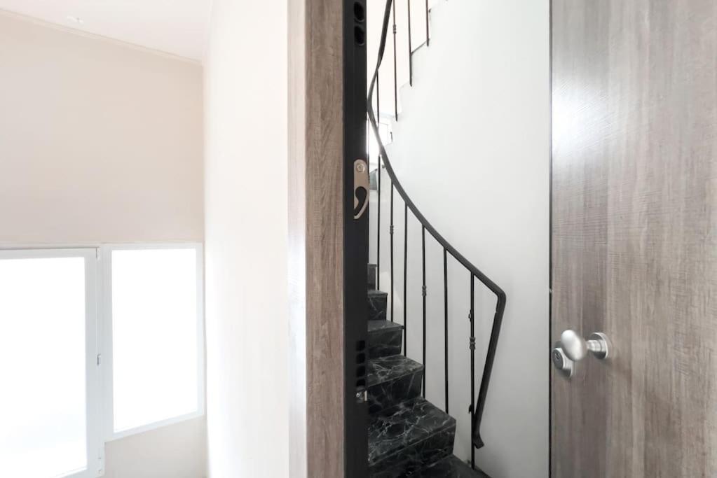 Spacious Penthouse Near Downtown Athènes Extérieur photo
